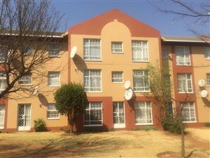3 Bed Apartment in Weltevreden Park