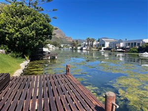 3 Bed House in Marina Da Gama