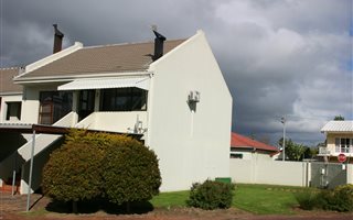 2 Bedroom Townhouse in Paarl