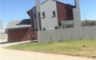 3 Bedroom Townhouse in Somerton Estate