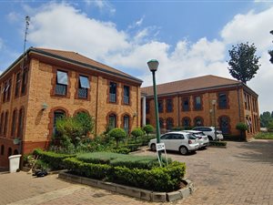 211 m² Commercial space in Waverley