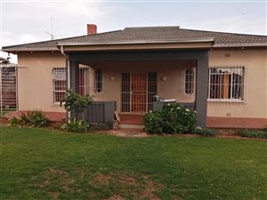 3 Bed House in Selection Park