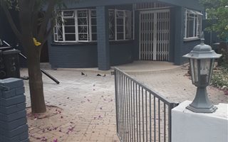 2 Bedroom Garden Cottage in Menlo Park