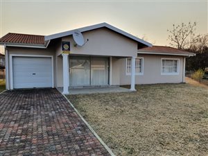 3 Bed House in Lincoln Meade