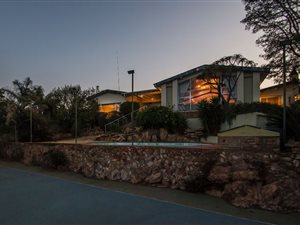 5 Bed House in Constantia Kloof
