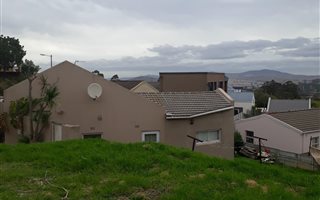 300 m² Land available in Arbeidslus