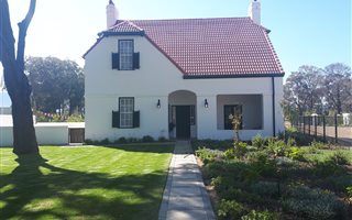 4 Bedroom House in Paardevlei