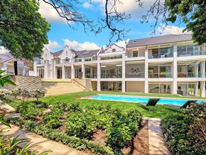 5 Bed House in Westcliff