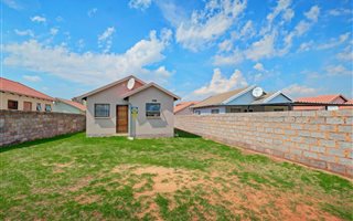 2 Bedroom House in Fleurhof