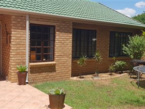 3 Bed Townhouse in Pretorius Park