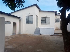 5 Bed House in Atteridgeville