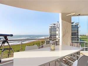 2 Bed Apartment in Mouille Point
