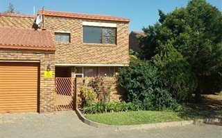 3 Bedroom Townhouse in Vanderbijlpark CE