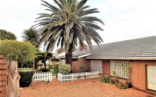 4 Bedroom House in Weltevreden Park