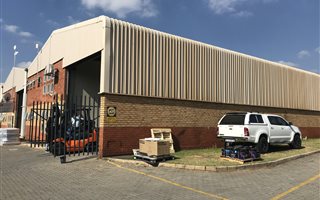 420 m² Industrial space in Gateway Industrial Park