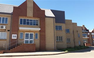 737 m² Industrial space in Sunnyrock