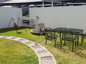 3 Bed Apartment in Greenstone Ridge