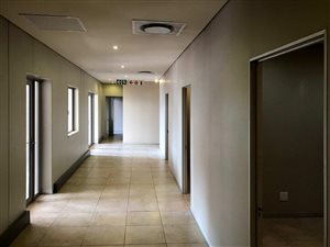 300 m² Commercial space in Bedfordview