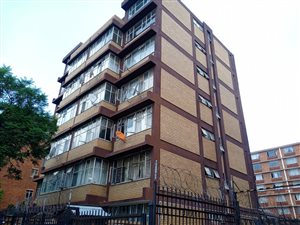 3 Bed Apartment in Sunnyside