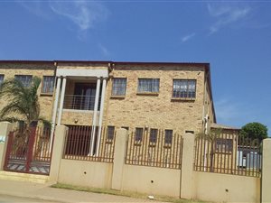 859 m² Commercial space in Olievenhoutbosch