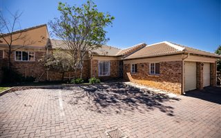 3 Bedroom Townhouse in Moreleta Park