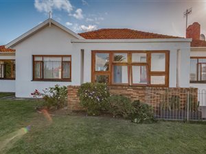 3 Bed House in Glendinningvale