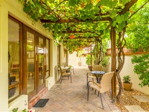 2 Bedroom House in Devonvale Golf & Wine Estate