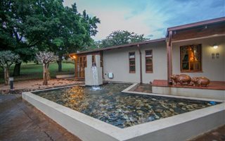 4 Bedroom House in Honingklip AH