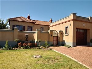 2 Bed Duet in Bronberg