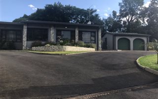 3 Bedroom House in Bramley Manor