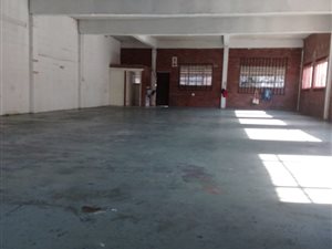 300 m² Commercial space in Silverglen