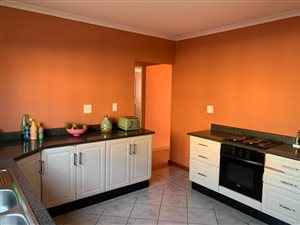 2 Bed Apartment in Woodhurst