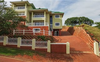 5 Bedroom House in Mt Edgecombe