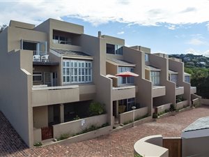 4 Bedroom Apartment in Poortjies