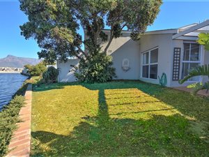 3 Bed Townhouse in Woodbridge Island