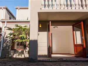 3 Bed Duplex in Parklands