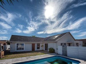 4 Bed House in Newfields
