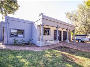 5 Bed House in Brackenhurst