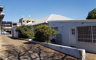 242 m² Commercial space in Greenside
