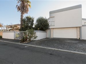 5 Bed House in Sunset Beach