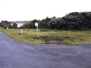 837 m² Land available in Cintsa