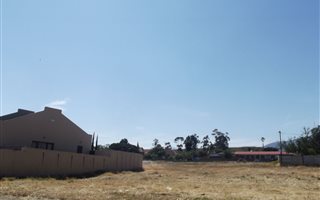 1048 m² Land available in De Doorns
