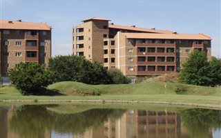 2 Bedroom Townhouse in Zwartkop