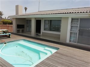 7 Bed House in Gonubie