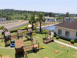 2 Bed Apartment in Fourways