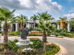 3 Bed Apartment in Hazeldean (Silverlakes Surroundings)