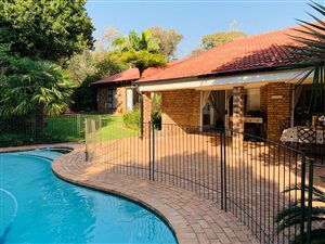 6 Bed House in Woodmead