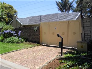 4 Bed House in Highway Gardens