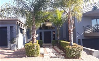 5 Bedroom House in Wilgeheuwel