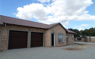 2 Bedroom Townhouse in Riversdale